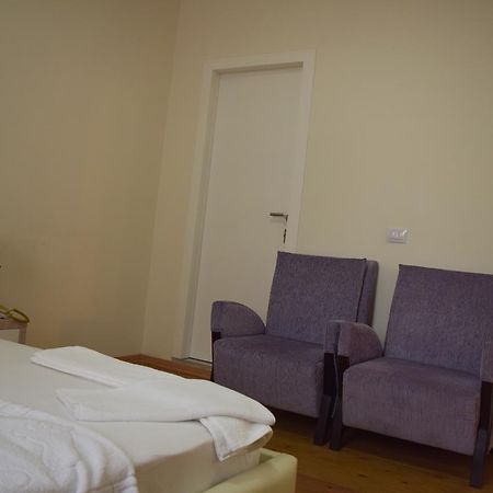 Living Hotel Tirana Exteriör bild