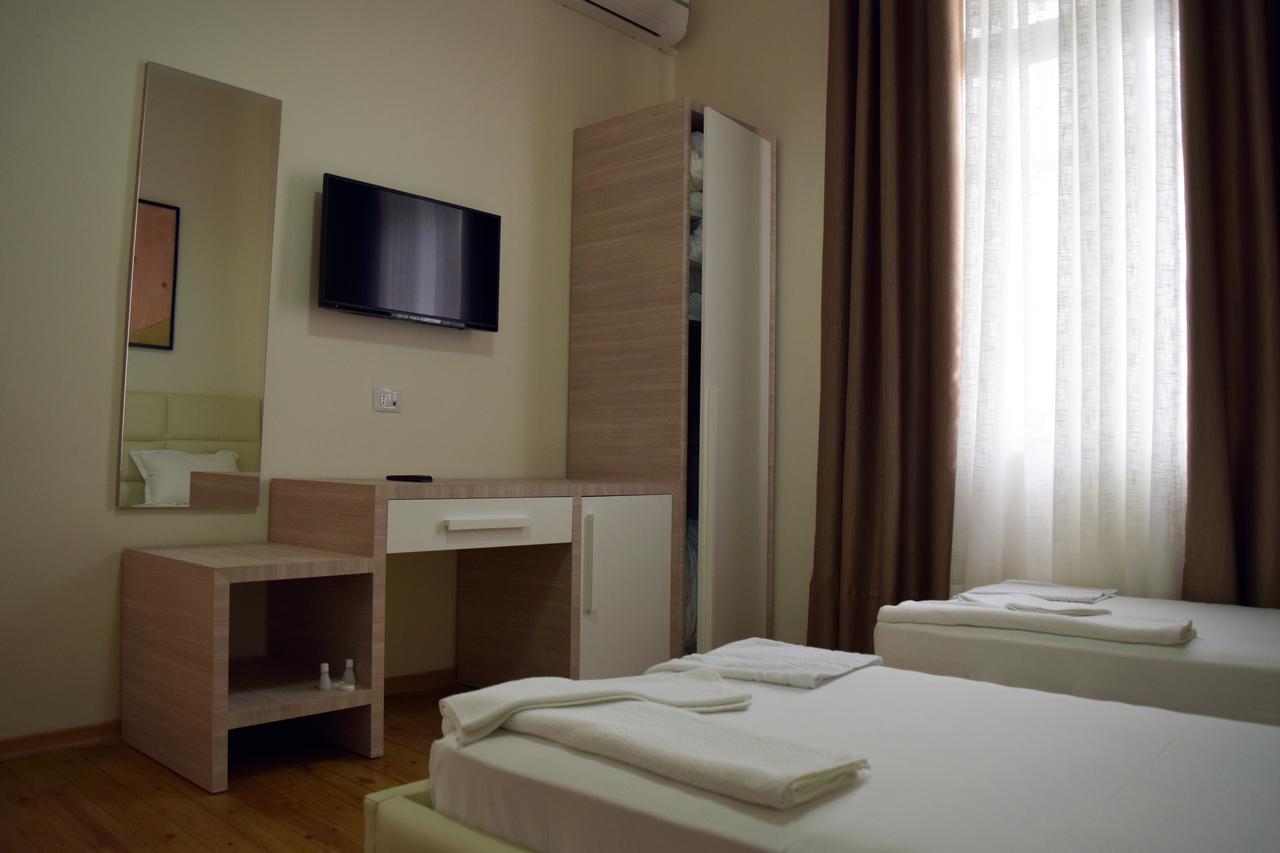 Living Hotel Tirana Exteriör bild