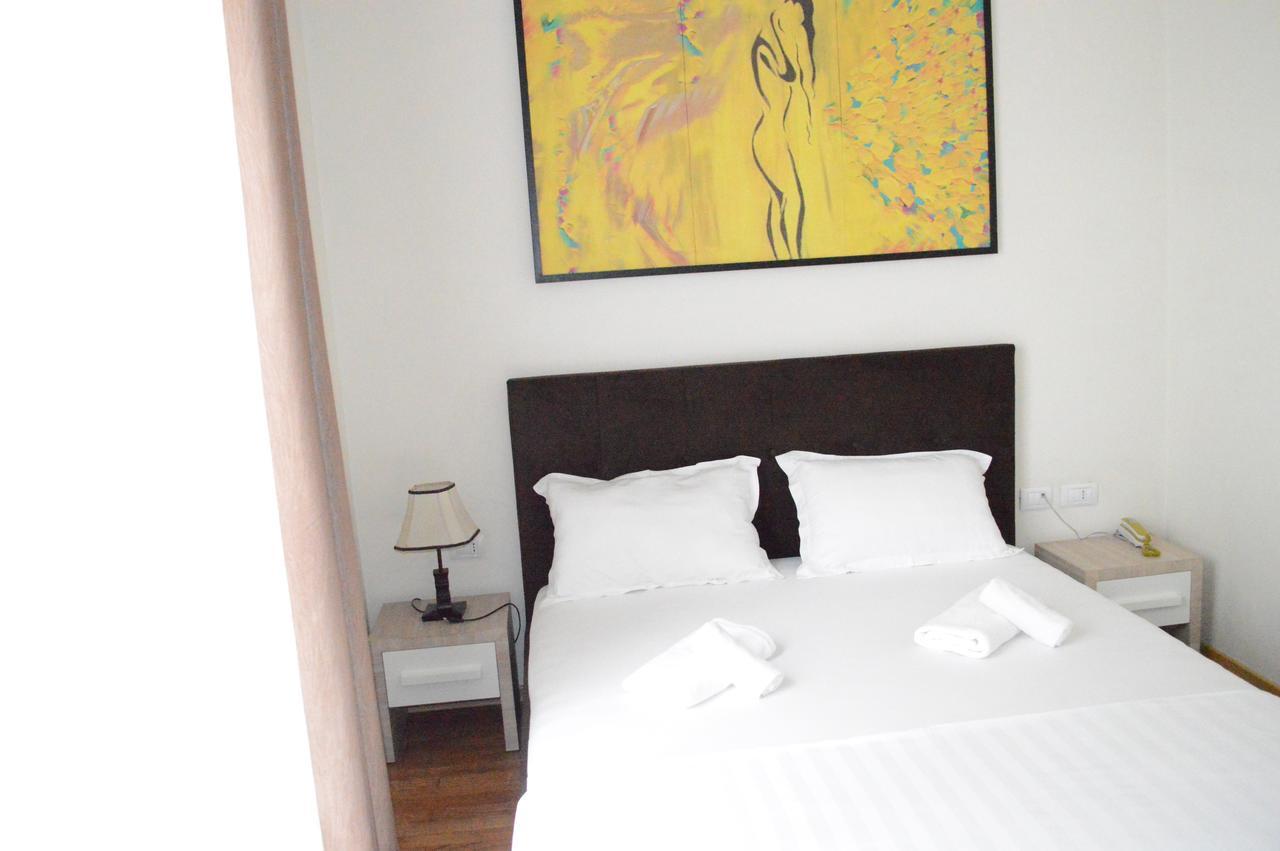 Living Hotel Tirana Exteriör bild