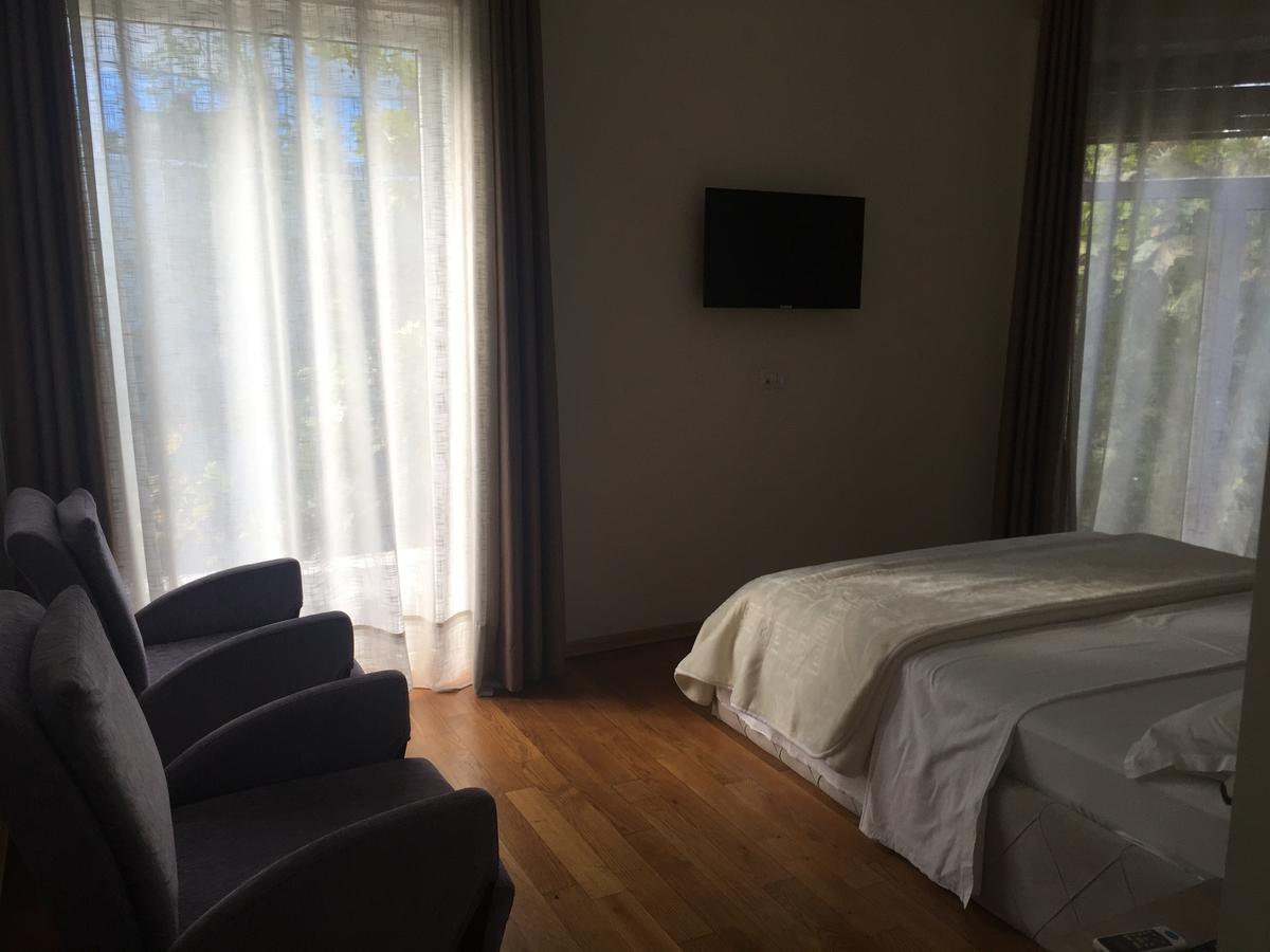Living Hotel Tirana Exteriör bild