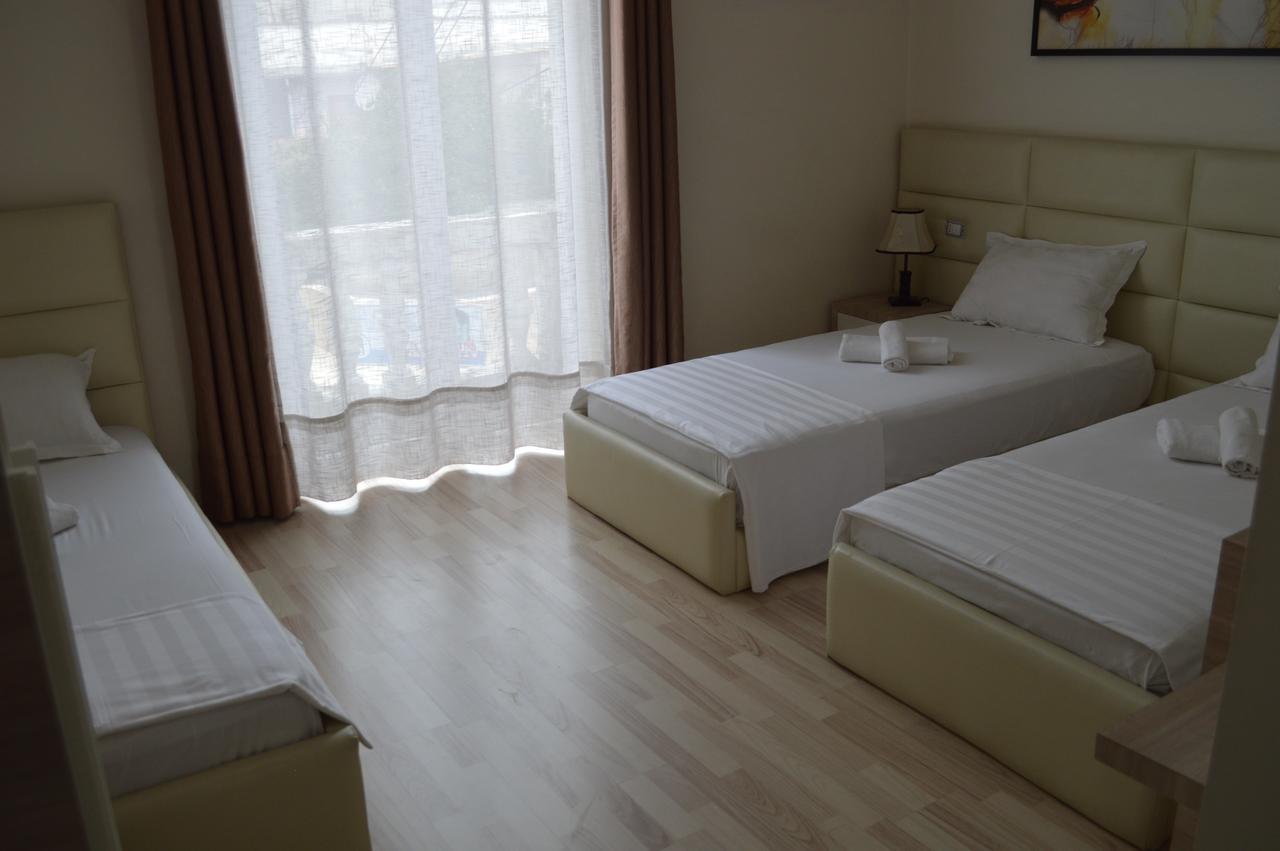 Living Hotel Tirana Exteriör bild