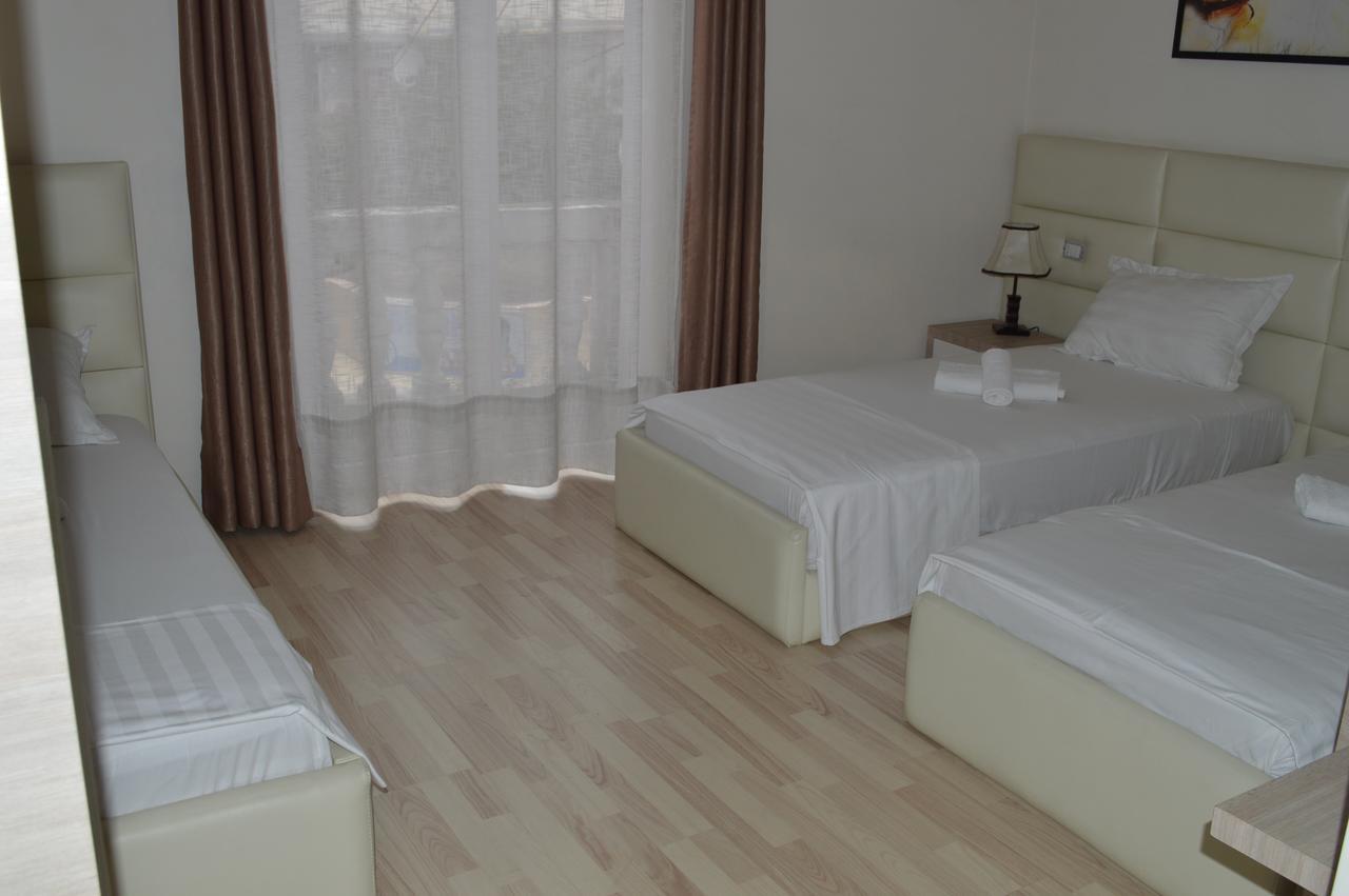Living Hotel Tirana Exteriör bild