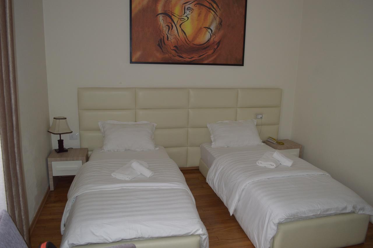Living Hotel Tirana Exteriör bild