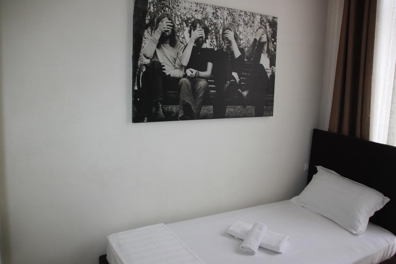 Living Hotel Tirana Exteriör bild