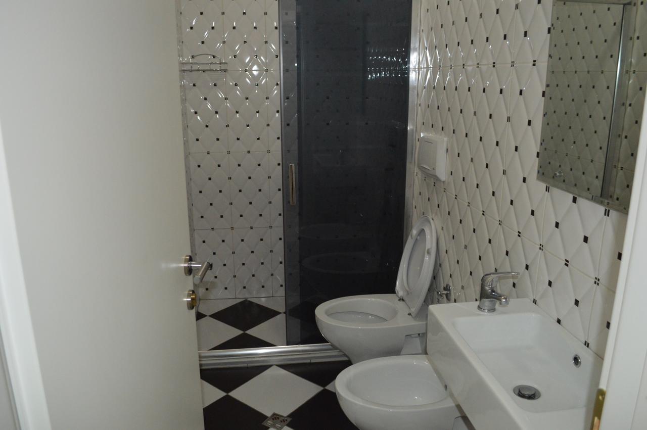 Living Hotel Tirana Exteriör bild